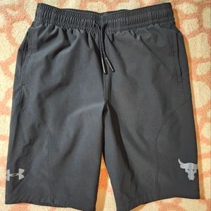 Youth Large UA shorts